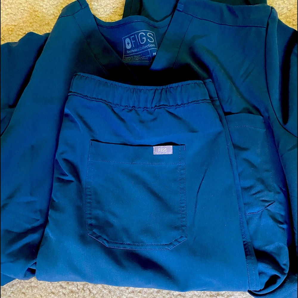 Men’s Fig scrub set